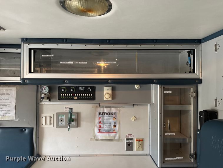 image for item EV1741 1997 Ford E350 ambulance