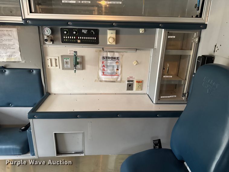 image for item EV1741 1997 Ford E350 ambulance