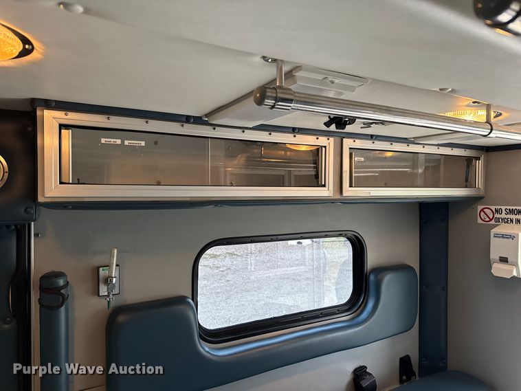 image for item EV1741 1997 Ford E350 ambulance