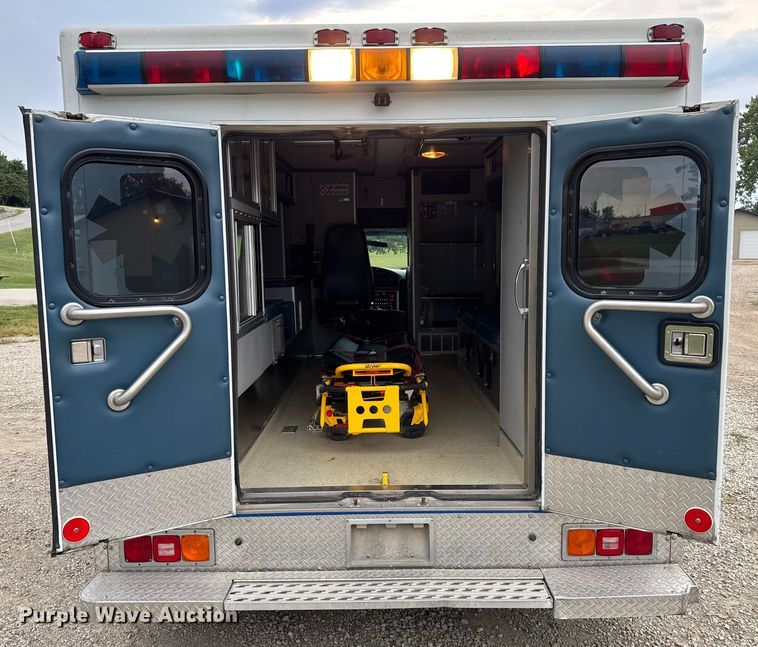 image for item EV1741 1997 Ford E350 ambulance