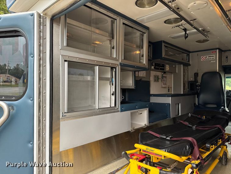 image for item EV1741 1997 Ford E350 ambulance