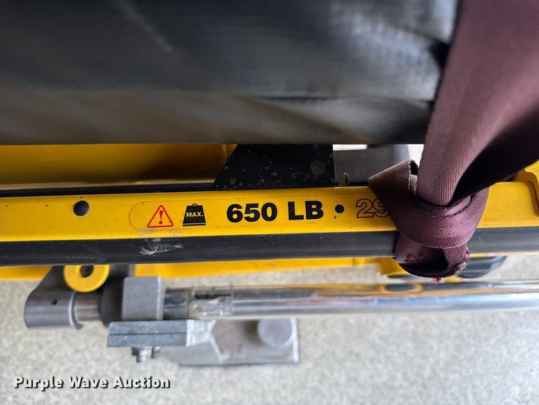 image for item EV1741 1997 Ford E350 ambulance