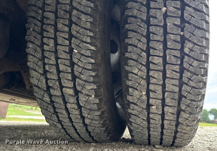 image for item EV1741 1997 Ford E350 ambulance