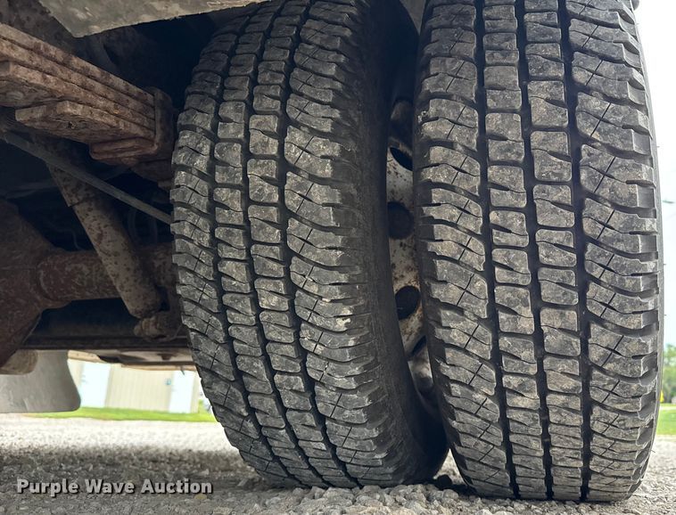 image for item EV1741 1997 Ford E350 ambulance