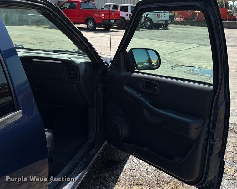 image for item EV1756 2005 Chevrolet Blazer SUV