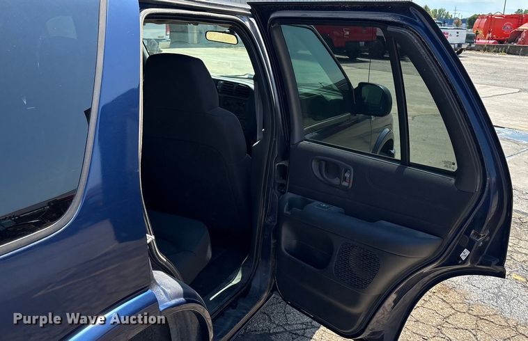 image for item EV1756 2005 Chevrolet Blazer SUV