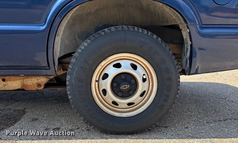 image for item EV1756 2005 Chevrolet Blazer SUV