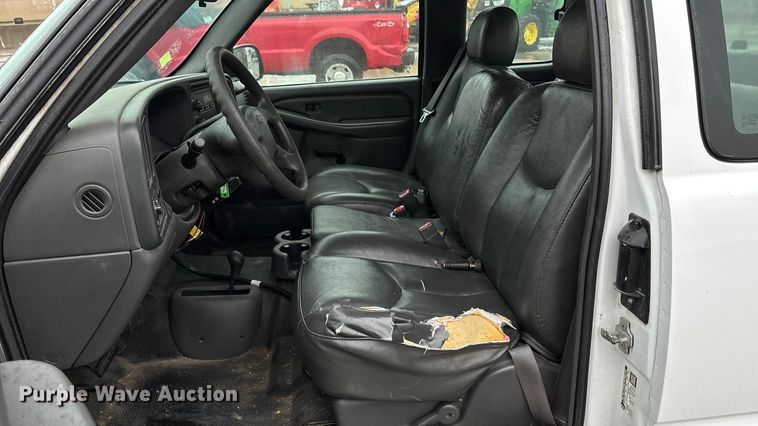 image for item EV1758 2005 Chevrolet Silverado 1500 Ext. Cab pickup truck