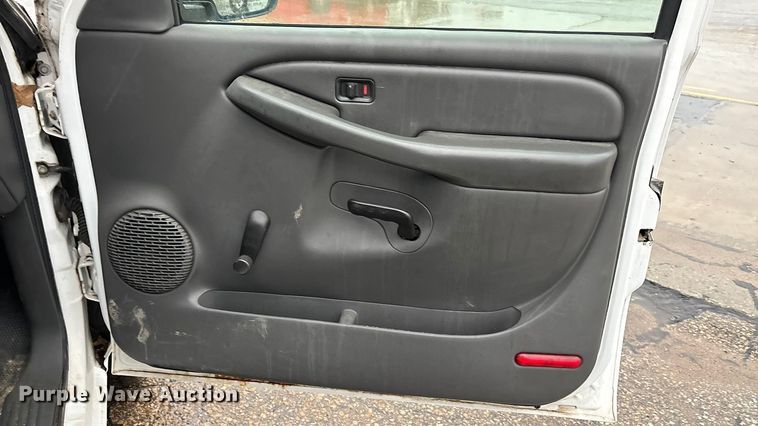 image for item EV1758 2005 Chevrolet Silverado 1500 Ext. Cab pickup truck