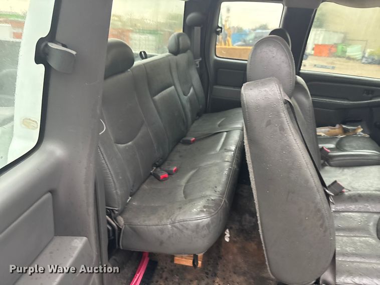 image for item EV1758 2005 Chevrolet Silverado 1500 Ext. Cab pickup truck