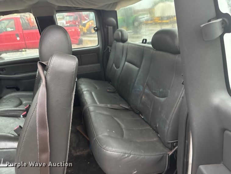 image for item EV1758 2005 Chevrolet Silverado 1500 Ext. Cab pickup truck