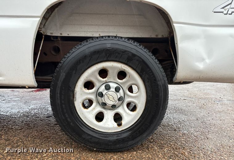 image for item EV1758 2005 Chevrolet Silverado 1500 Ext. Cab pickup truck