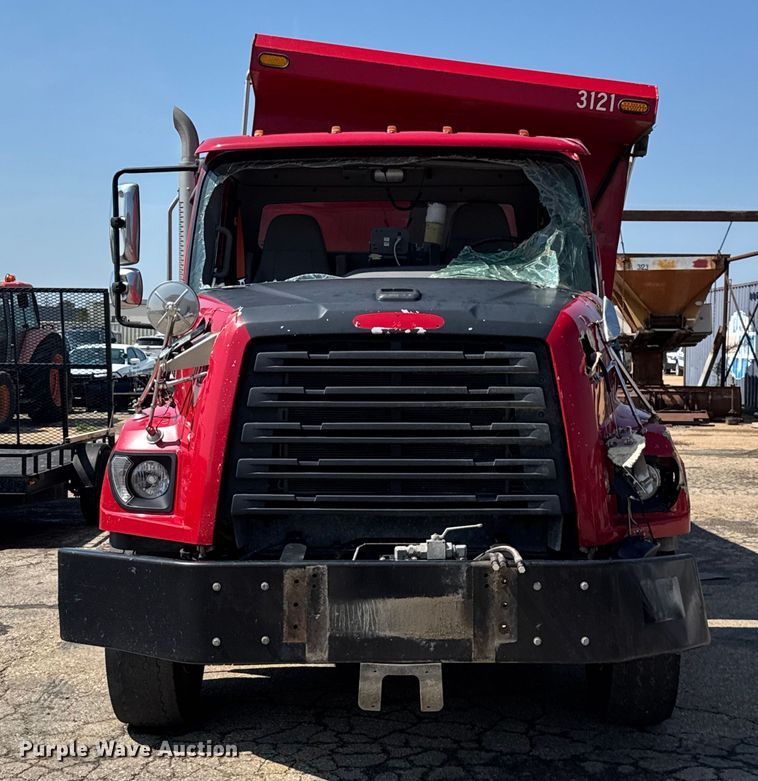 image for item EV1762 2017 Freightliner 108SD dump truck