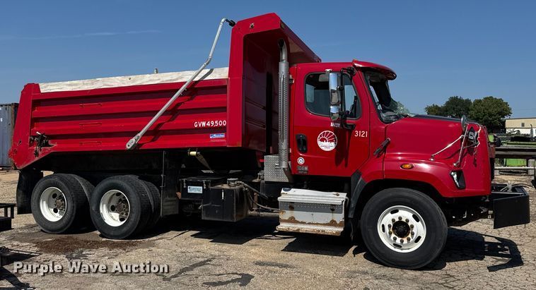 image for item EV1762 2017 Freightliner 108SD dump truck