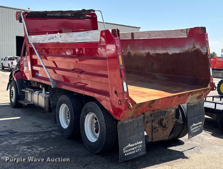 image for item EV1762 2017 Freightliner 108SD dump truck