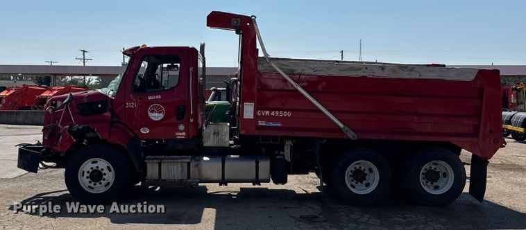image for item EV1762 2017 Freightliner 108SD dump truck
