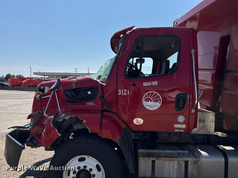 image for item EV1762 2017 Freightliner 108SD dump truck