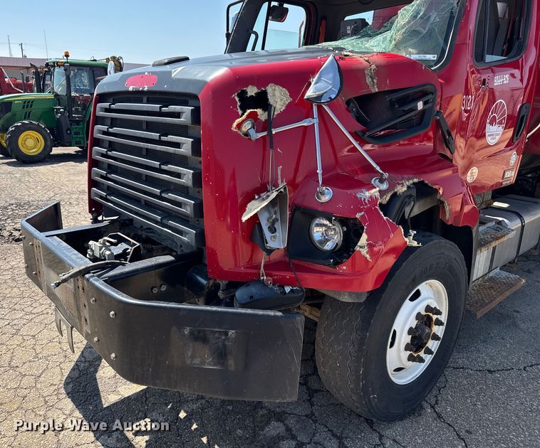 image for item EV1762 2017 Freightliner 108SD dump truck