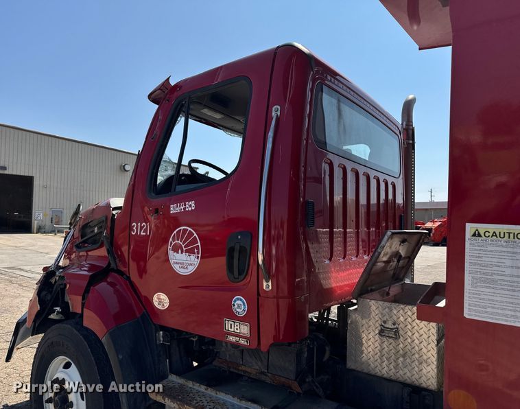 image for item EV1762 2017 Freightliner 108SD dump truck