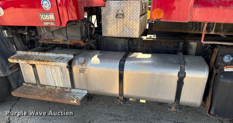 image for item EV1762 2017 Freightliner 108SD dump truck