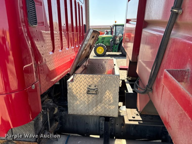 image for item EV1762 2017 Freightliner 108SD dump truck