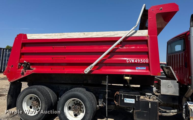 image for item EV1762 2017 Freightliner 108SD dump truck