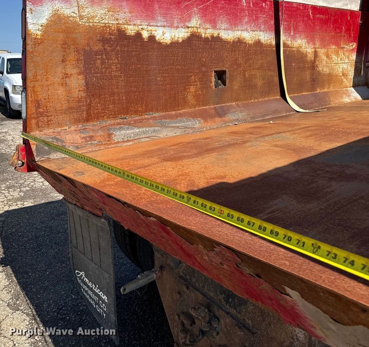 image for item EV1762 2017 Freightliner 108SD dump truck