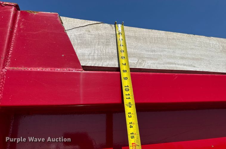 image for item EV1762 2017 Freightliner 108SD dump truck