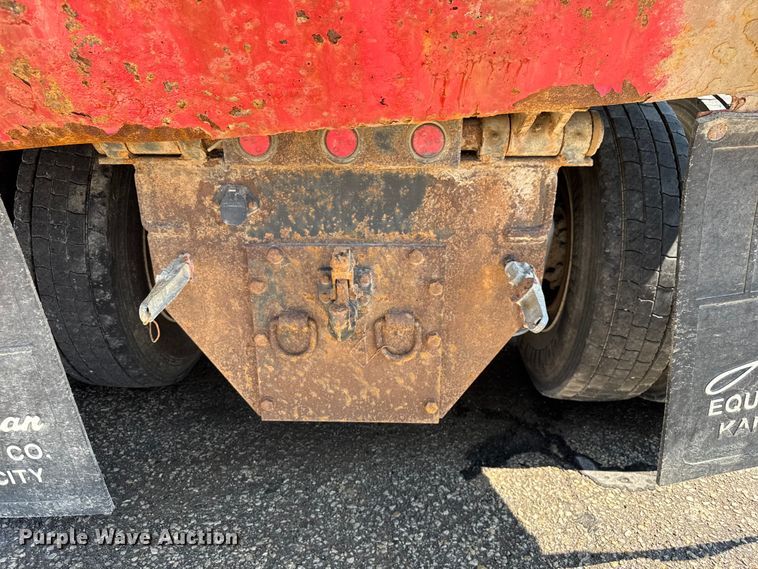 image for item EV1762 2017 Freightliner 108SD dump truck