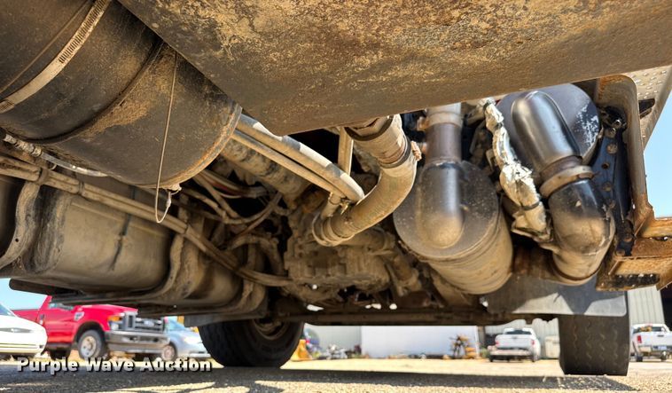 image for item EV1762 2017 Freightliner 108SD dump truck