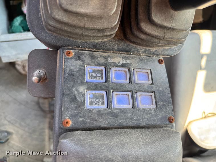 image for item EV1762 2017 Freightliner 108SD dump truck