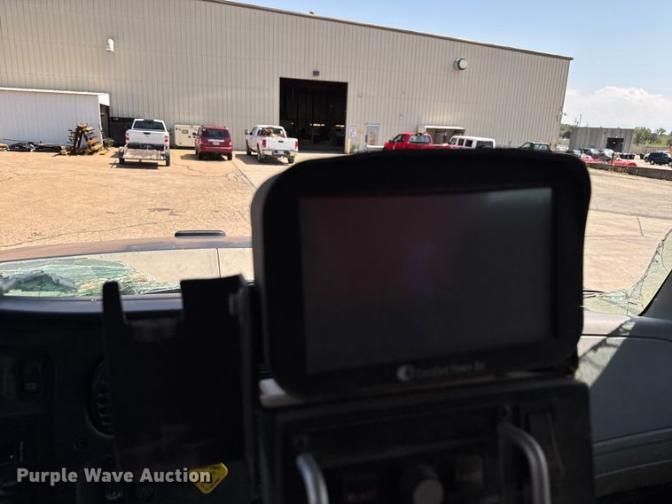 image for item EV1762 2017 Freightliner 108SD dump truck