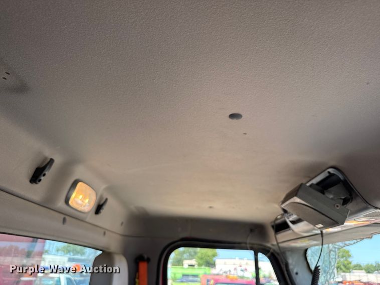 image for item EV1762 2017 Freightliner 108SD dump truck