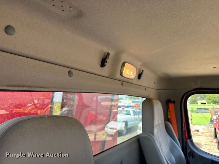 image for item EV1762 2017 Freightliner 108SD dump truck