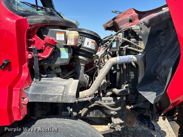 image for item EV1762 2017 Freightliner 108SD dump truck