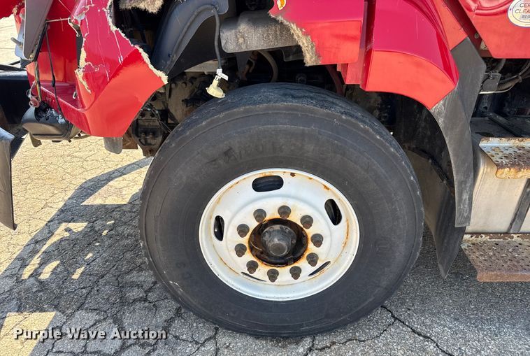 image for item EV1762 2017 Freightliner 108SD dump truck