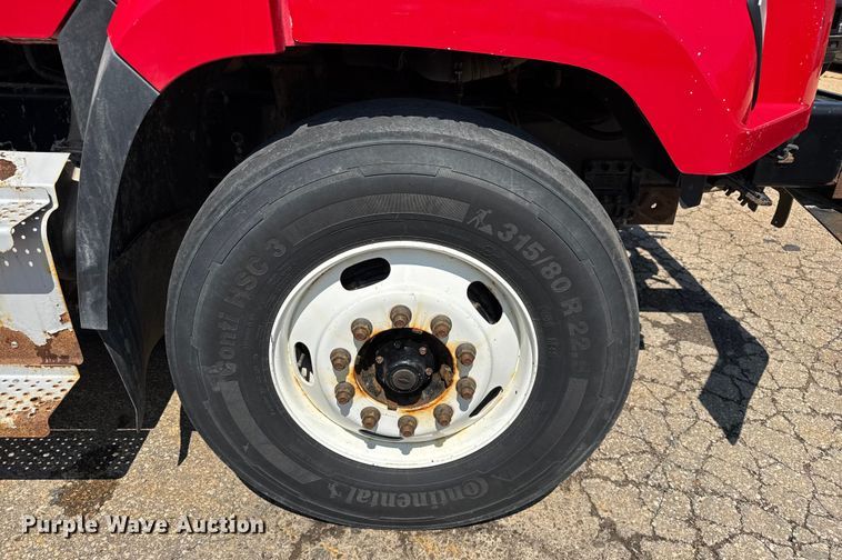 image for item EV1762 2017 Freightliner 108SD dump truck