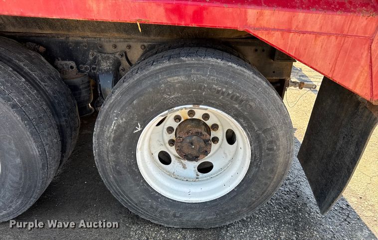 image for item EV1762 2017 Freightliner 108SD dump truck