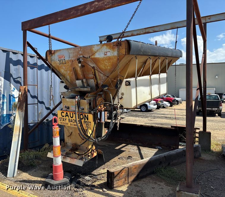 image for item EV1763 Henderson Chief FSH 13/11409 spreader