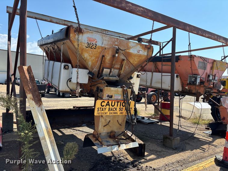 image for item EV1763 Henderson Chief FSH 13/11409 spreader