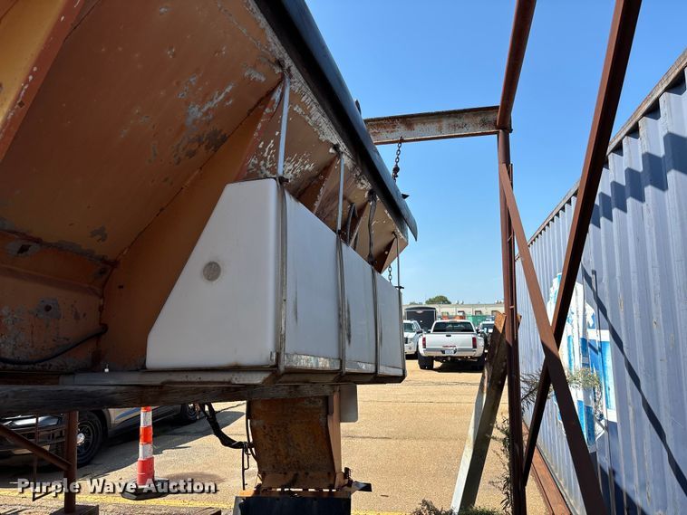 image for item EV1763 Henderson Chief FSH 13/11409 spreader