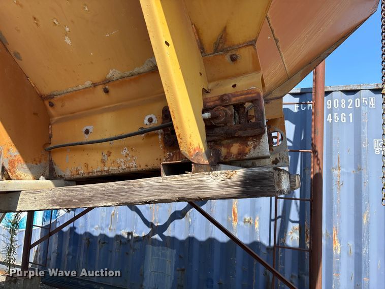 image for item EV1763 Henderson Chief FSH 13/11409 spreader