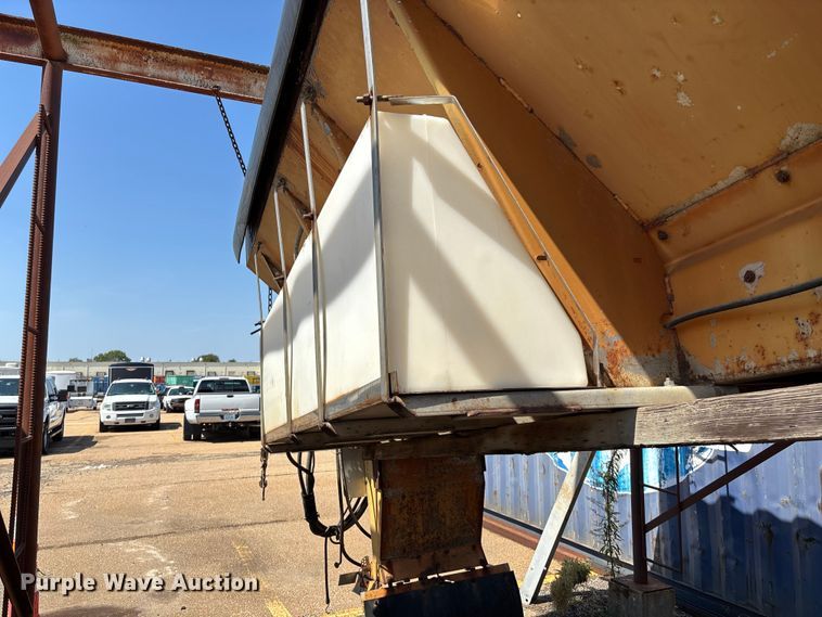 image for item EV1763 Henderson Chief FSH 13/11409 spreader