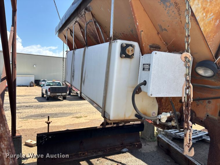 image for item EV1763 Henderson Chief FSH 13/11409 spreader