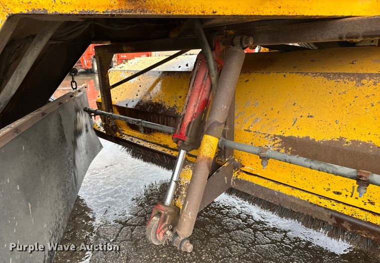 image for item EV1767 Superior Broom DT80K broom