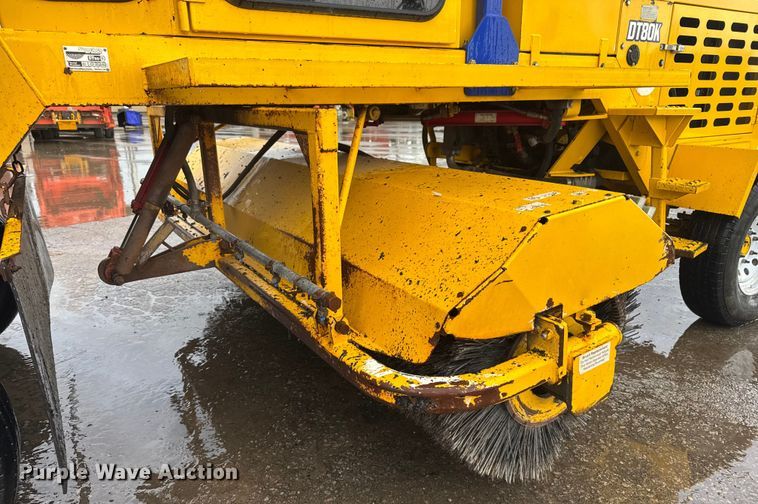 image for item EV1768 Superior Broom DT80K broom