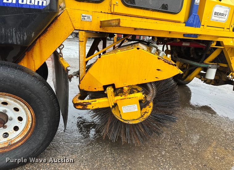 image for item EV1769 Superior Broom DT80K broom