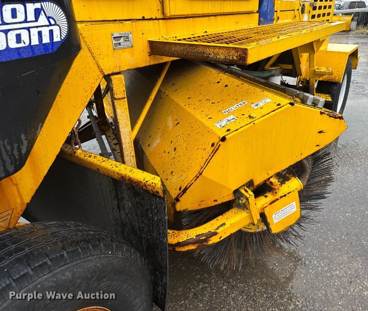 image for item EV1769 Superior Broom DT80K broom