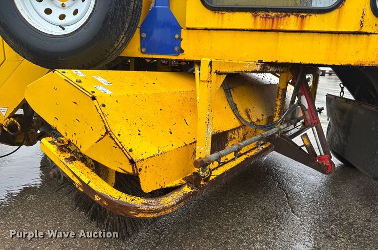 image for item EV1770 Superior Broom DT80K broom