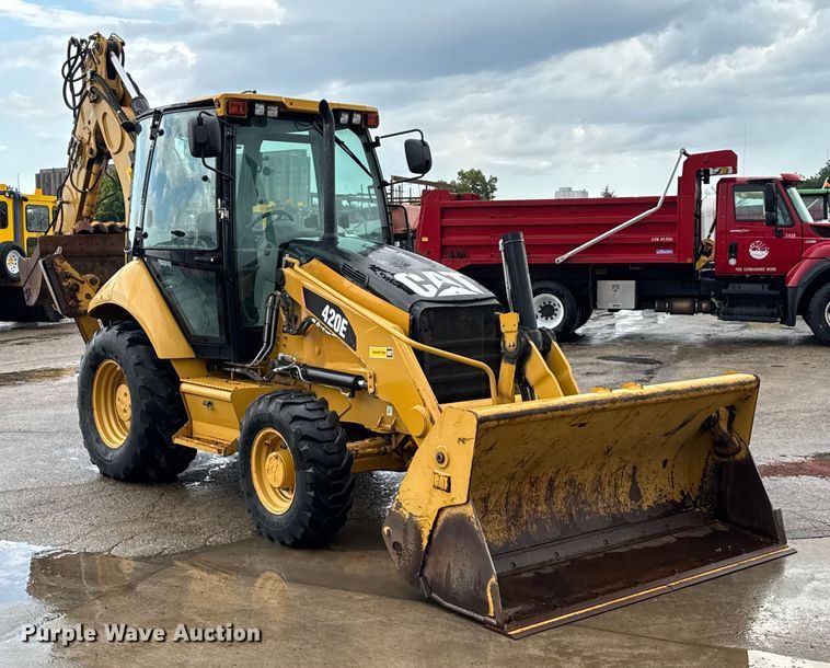 RETROEXCAVADORA 2009 CATERPILLAR 420E